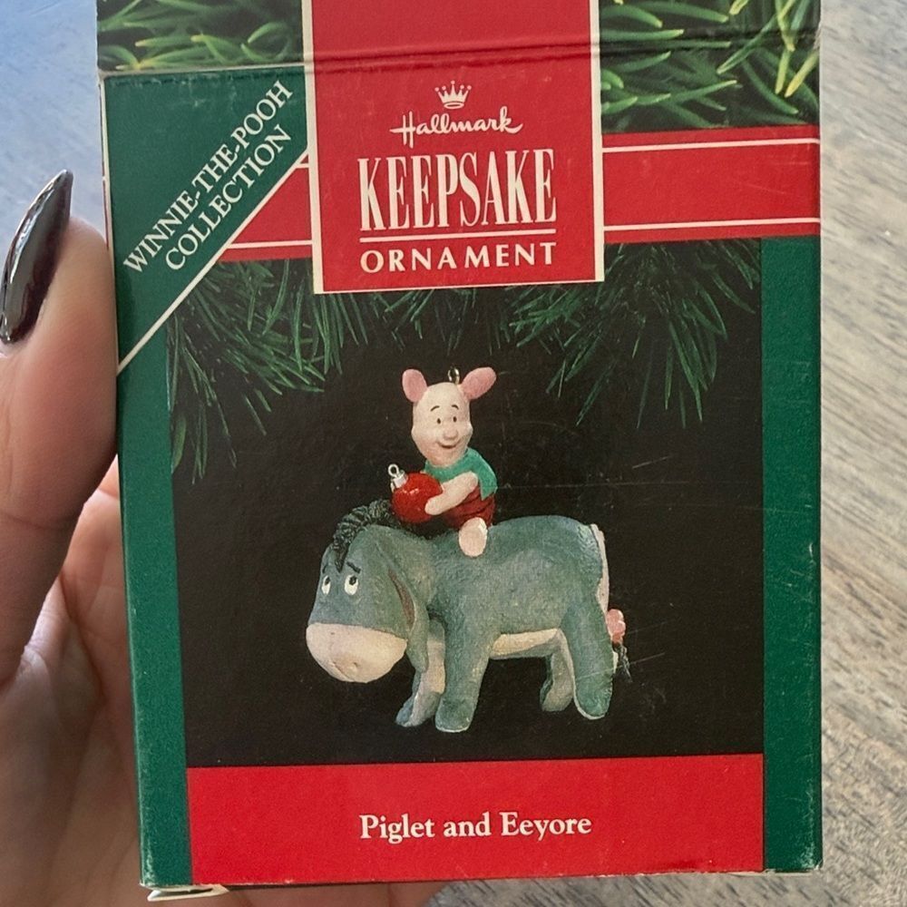 Hallmark Keepsake “Piglet and Eeyore” Ornament – Winnie the Pooh Collection